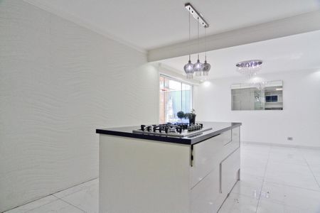 Casa à venda com 340m², 4 quartos e 4 vagasCozinha