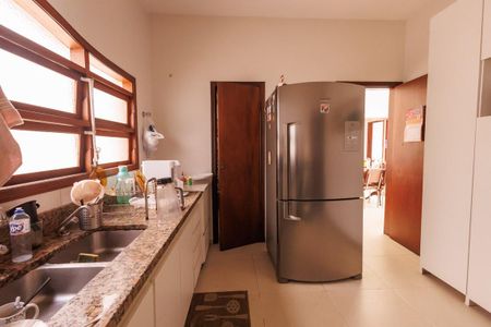 Casa para alugar com 320m², 5 quartos e 3 vagasCozinha