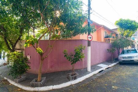 Casa à venda com 130m², 3 quartos e 2 vagasFachada