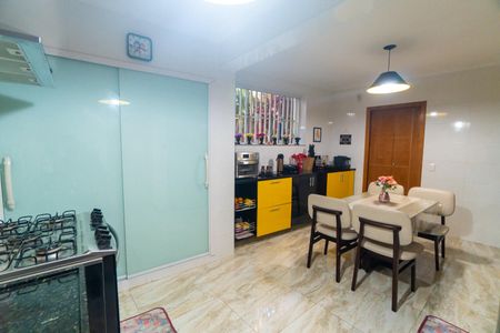 Casa à venda com 130m², 3 quartos e 2 vagasCozinha