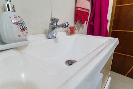 Casa à venda com 130m², 3 quartos e 2 vagasBanheiro Social Detalhe