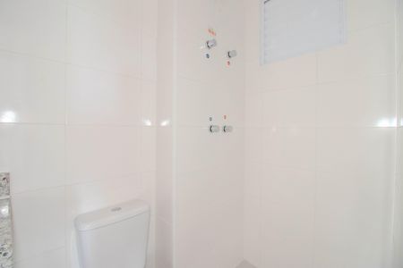 Apartamento à venda com 44m², 2 quartos e 1 vaga Apartamento à venda com 44m², 2 quartos e 1 vagaBanheiro