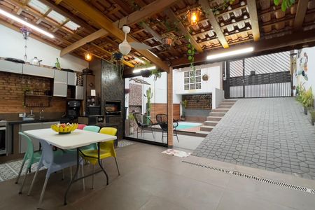 Casa à venda com 160m², 3 quartos e 2 vagasGaragem