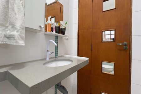 Casa à venda com 160m², 3 quartos e 2 vagasBanheiro Social