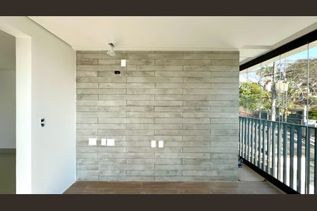 Apartamento à venda com 117m², 2 quartos e 2 vagas Apartamento à venda com 117m², 2 quartos e 2 vagasVaranda