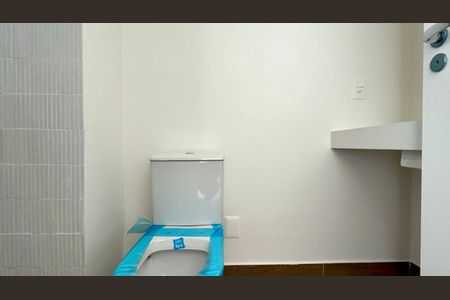 Apartamento à venda com 117m², 2 quartos e 2 vagas Apartamento à venda com 117m², 2 quartos e 2 vagasBanheiro da Suíte