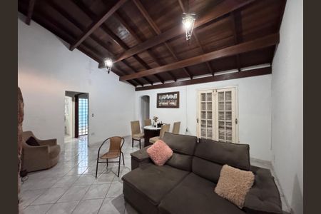 Casa à venda com 131m², 2 quartos e 2 vagasSala