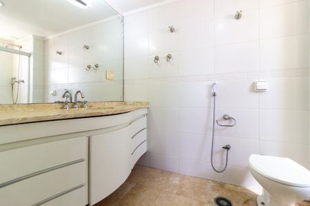 Apartamento para alugar com 168m², 4 quartos e 2 vagas Apartamento para alugar com 168m², 4 quartos e 2 vagasBanheiro da Suíte