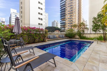 Apartamento para alugar com 168m², 4 quartos e 2 vagas Apartamento para alugar com 168m², 4 quartos e 2 vagasÁrea comum - Piscina