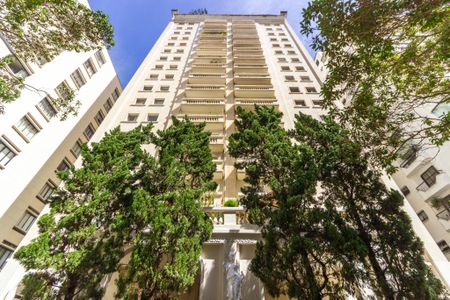 Apartamento para alugar com 168m², 4 quartos e 2 vagas Apartamento para alugar com 168m², 4 quartos e 2 vagasFachada