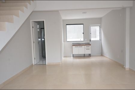 Apartamento para alugar com 80m², 2 quartos e sem vagaSala