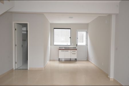 Apartamento para alugar com 80m², 2 quartos e sem vagaSala