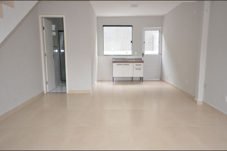 Apartamento para alugar com 80m², 2 quartos e sem vagaSala