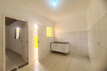 Cozinha de casa para alugar com 1 quarto, 38m² em Jardim Vila Formosa, São Paulo