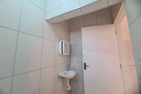 Banheiro de casa para alugar com 1 quarto, 38m² em Jardim Vila Formosa, São Paulo