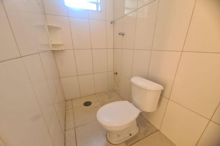 Banheiro de casa para alugar com 1 quarto, 38m² em Jardim Vila Formosa, São Paulo