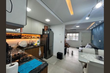 Casa de condomínio à venda com 97m², 2 quartos e 1 vaga Casa de condomínio à venda com 97m², 2 quartos e 1 vagaCozinha