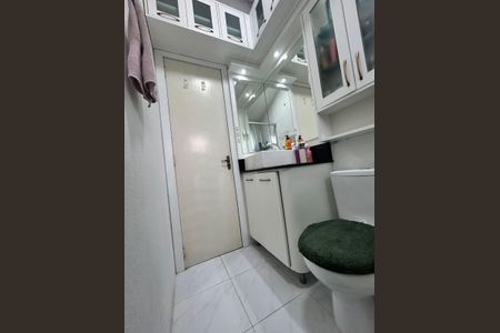 Casa de condomínio à venda com 97m², 2 quartos e 1 vaga Casa de condomínio à venda com 97m², 2 quartos e 1 vagaBanheiro