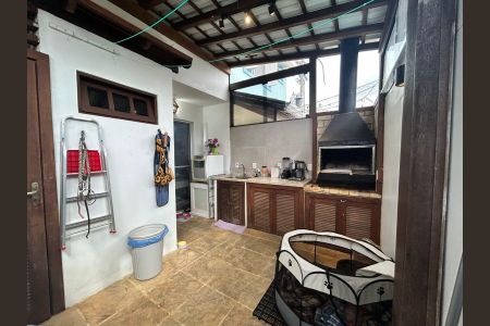 Casa de condomínio à venda com 97m², 2 quartos e 1 vaga Casa de condomínio à venda com 97m², 2 quartos e 1 vagaChurrasqueira