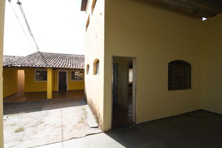 Casa à venda com 160m², 3 quartos e 6 vagasCasa de Hóspede