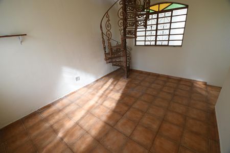 Casa à venda com 160m², 3 quartos e 6 vagasCasa de Hóspede - Sala