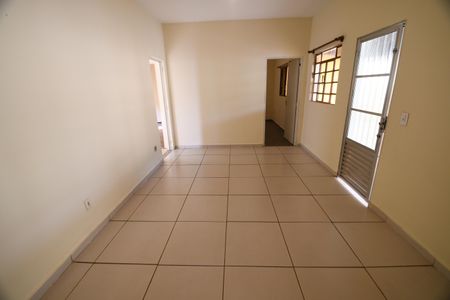 Casa à venda com 160m², 3 quartos e 6 vagasSala