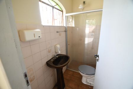 Casa à venda com 160m², 3 quartos e 6 vagasCasa de Hóspede - Banheiro