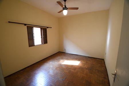 Casa à venda com 160m², 3 quartos e 6 vagasQuarto 2