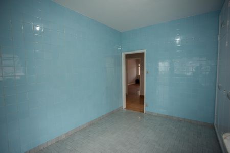 Casa à venda com 950m², 3 quartos e 1 vaga Casa à venda com 950m², 3 quartos e 1 vagaCozinha