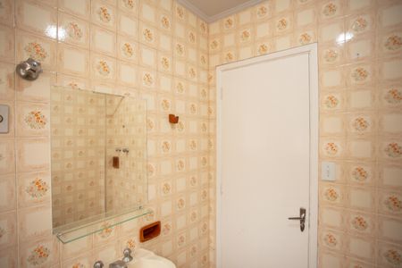 Casa à venda com 950m², 3 quartos e 1 vaga Casa à venda com 950m², 3 quartos e 1 vagaBanheiro 2