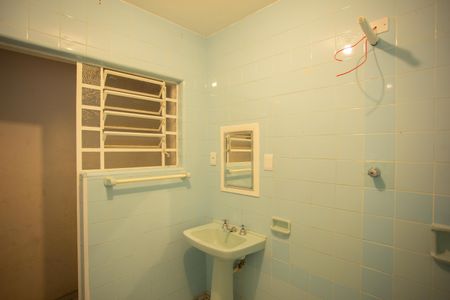 Casa à venda com 950m², 3 quartos e 1 vaga Casa à venda com 950m², 3 quartos e 1 vagaBanheiro 1