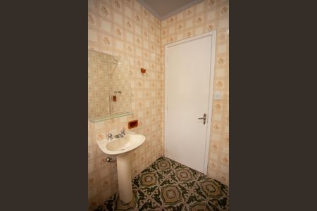 Casa à venda com 950m², 3 quartos e 1 vaga Casa à venda com 950m², 3 quartos e 1 vagaBanheiro 2