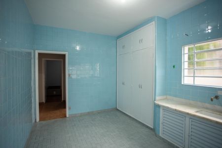 Casa à venda com 950m², 3 quartos e 1 vaga Casa à venda com 950m², 3 quartos e 1 vagaCozinha