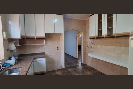 Casa à venda com 450m², 5 quartos e 4 vagasCozinha