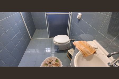 Casa à venda com 450m², 5 quartos e 4 vagasBanheiro Suíte 2