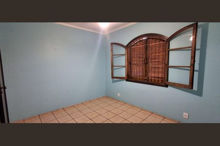 Casa à venda com 450m², 5 quartos e 4 vagasSuíte 2