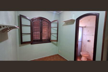 Casa à venda com 450m², 5 quartos e 4 vagasSuíte 4