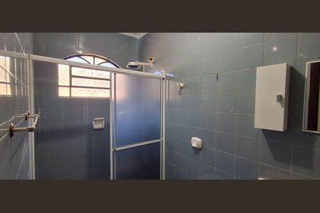 Casa à venda com 450m², 5 quartos e 4 vagasBanheiro Suíte 2