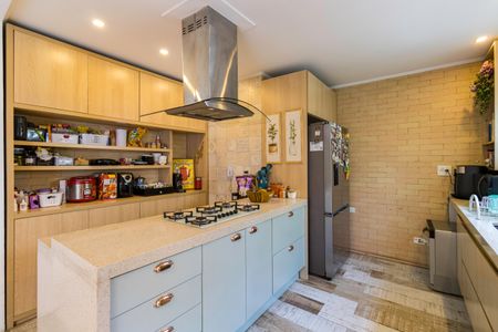 Casa de condomínio à venda com 242m², 3 quartos e 2 vagas Casa de condomínio à venda com 242m², 3 quartos e 2 vagasCozinha