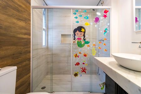 Casa de condomínio à venda com 242m², 3 quartos e 2 vagas Casa de condomínio à venda com 242m², 3 quartos e 2 vagasBanheiro da Suíte 2