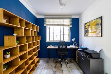 Casa de condomínio à venda com 242m², 3 quartos e 2 vagas Casa de condomínio à venda com 242m², 3 quartos e 2 vagasEscritório