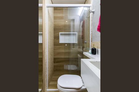 Casa de condomínio à venda com 242m², 3 quartos e 2 vagas Casa de condomínio à venda com 242m², 3 quartos e 2 vagasBanheiro Social