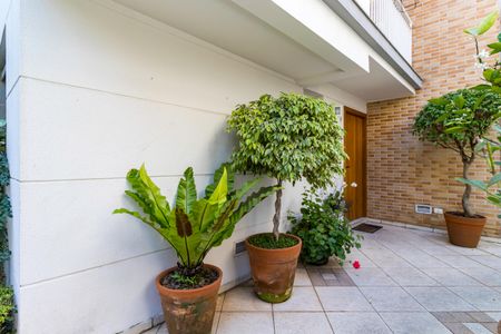 Casa de condomínio à venda com 242m², 3 quartos e 2 vagas Casa de condomínio à venda com 242m², 3 quartos e 2 vagasCobertura