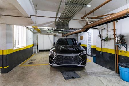 Casa de condomínio à venda com 242m², 3 quartos e 2 vagas Casa de condomínio à venda com 242m², 3 quartos e 2 vagasEstacionamento