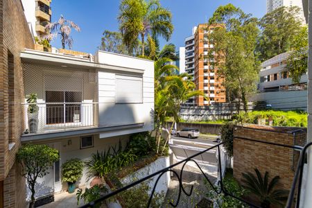 Casa de condomínio à venda com 242m², 3 quartos e 2 vagas Casa de condomínio à venda com 242m², 3 quartos e 2 vagasVaranda da Suíte 1