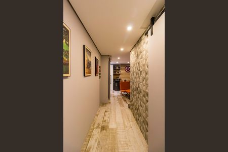 Casa de condomínio à venda com 242m², 3 quartos e 2 vagas Casa de condomínio à venda com 242m², 3 quartos e 2 vagasCorredor