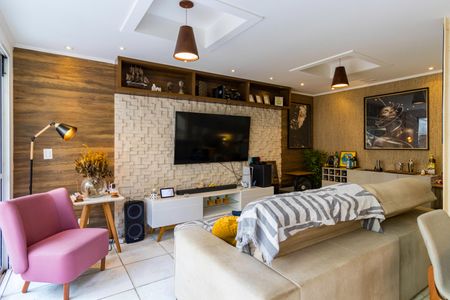 Casa de condomínio à venda com 242m², 3 quartos e 2 vagas Casa de condomínio à venda com 242m², 3 quartos e 2 vagasSala