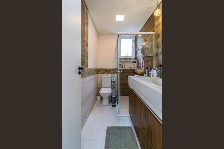 Casa de condomínio à venda com 242m², 3 quartos e 2 vagas Casa de condomínio à venda com 242m², 3 quartos e 2 vagasBanheiro da Suíte 1