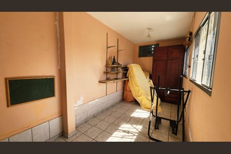 Casa à venda com 145m², 2 quartos e 2 vagas Casa à venda com 145m², 2 quartos e 2 vagasLavanderia