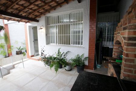 Casa de condomínio para alugar com 300m², 3 quartos e 2 vagasChurrasqueira